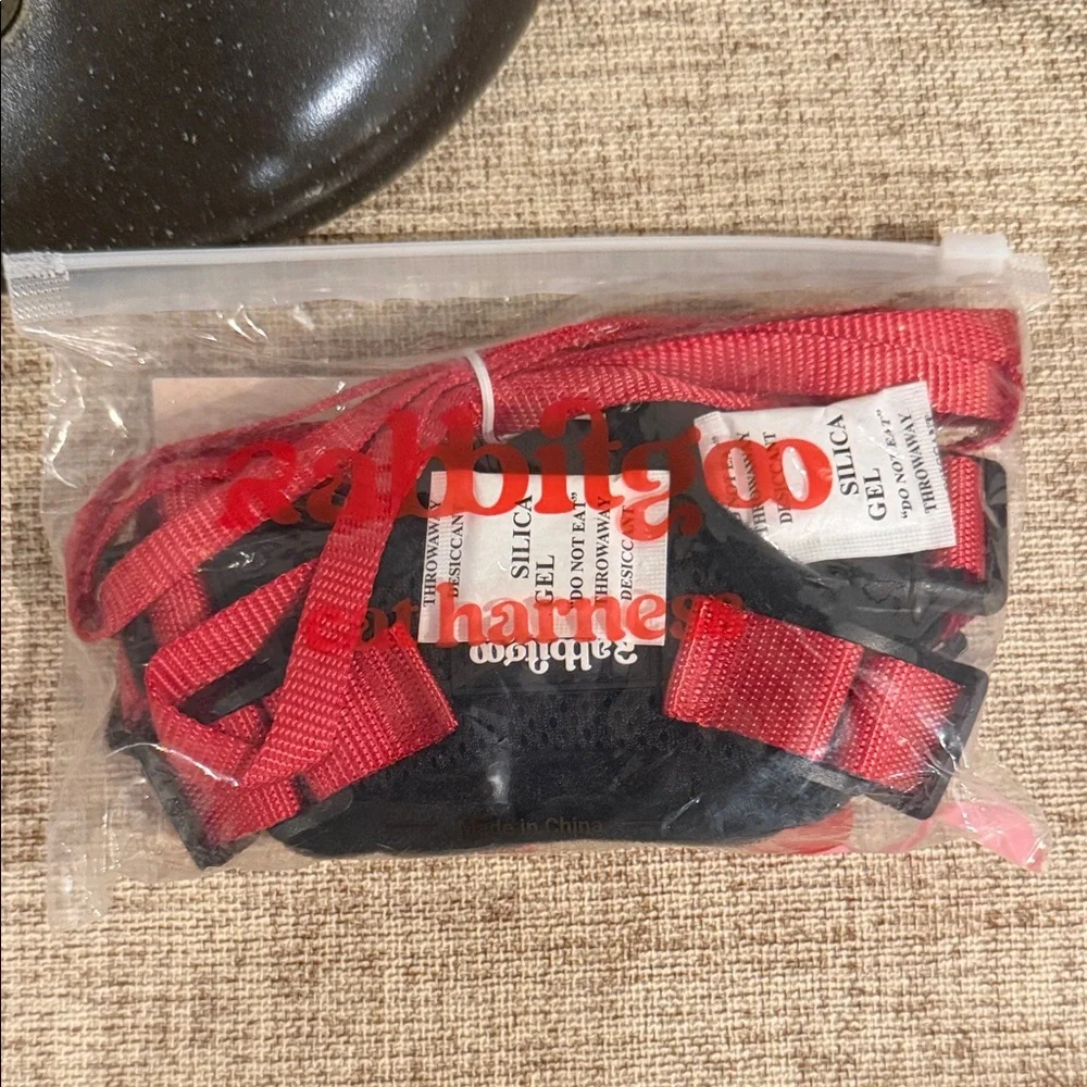 NWT: Cat Harness